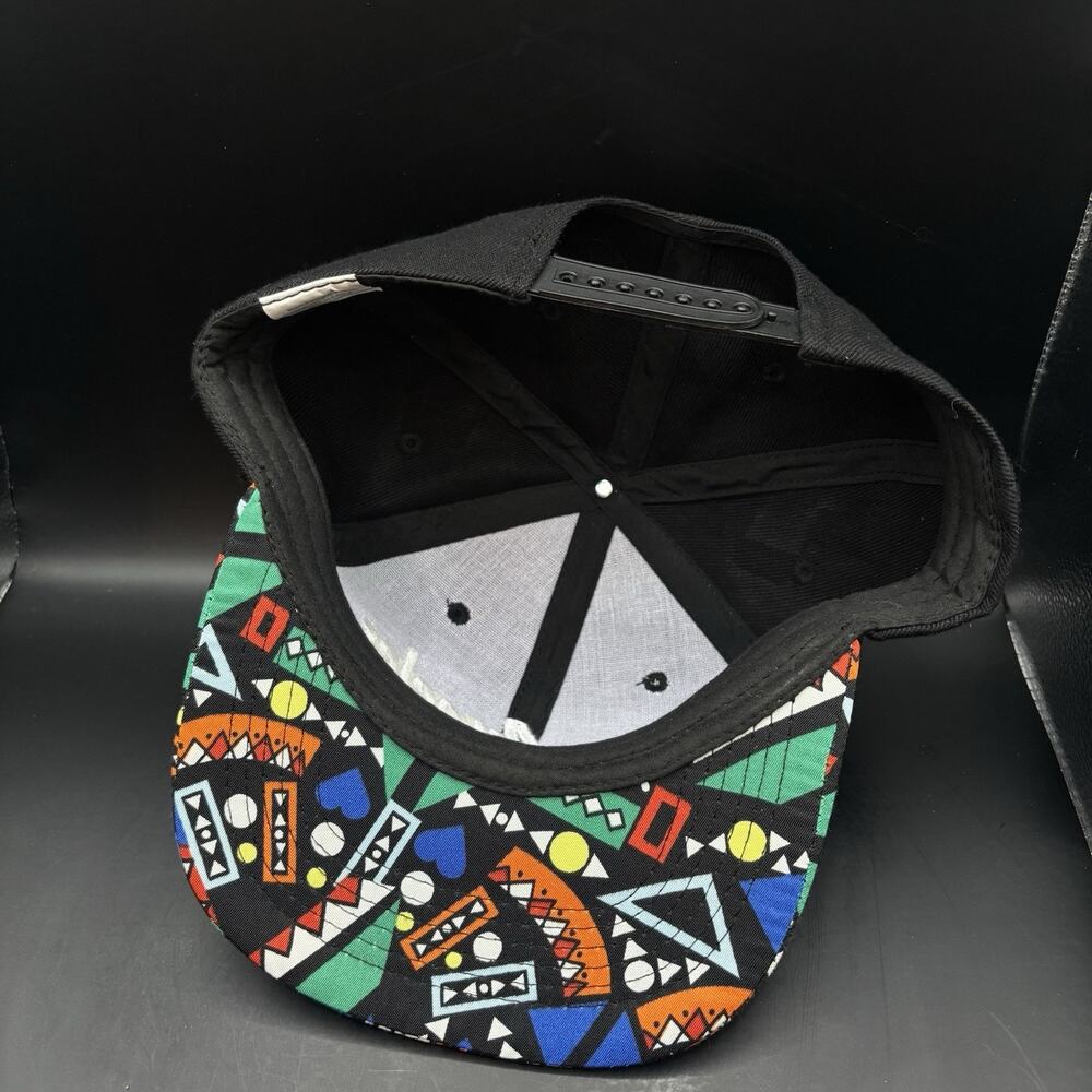 Los Angeles SnapBack Hat Cap Script Multicolor Geometric Abstract - Picture 3 of 5